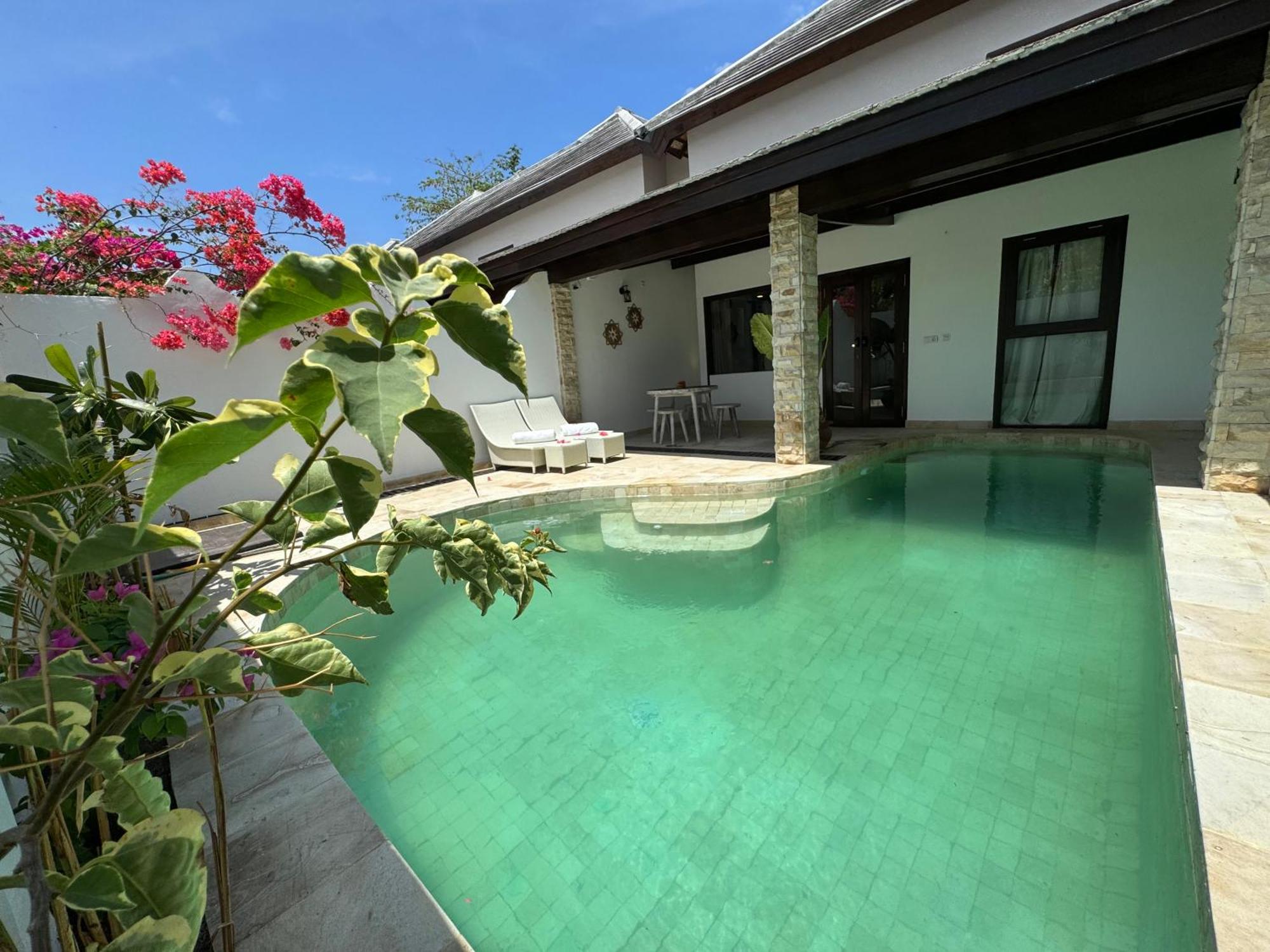 Cantika Villa 吉利特拉旺安 外观 照片